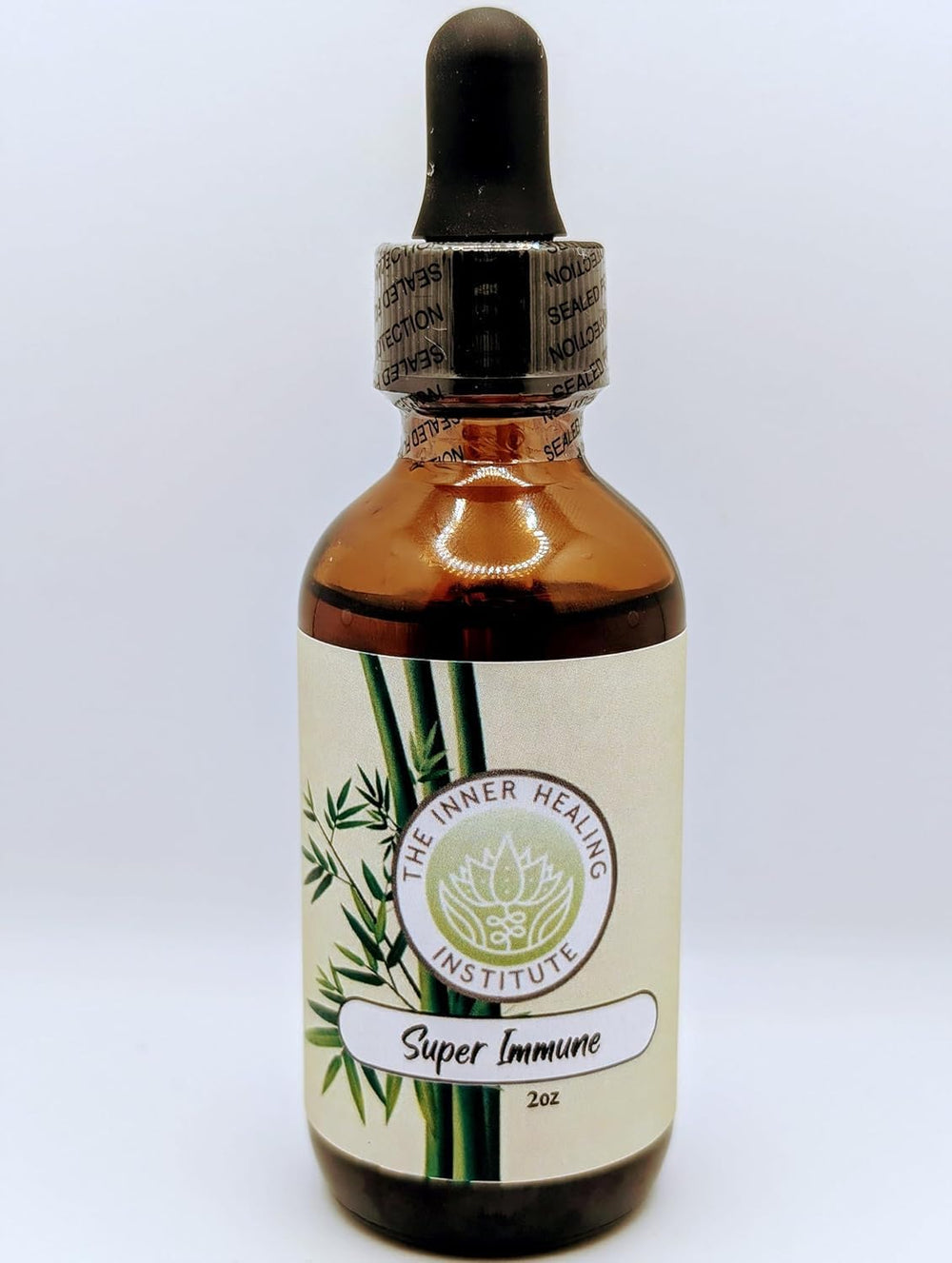 THE INNER HEALING INSTITUTE Super Immune bottle pour supports easy daily immune care.