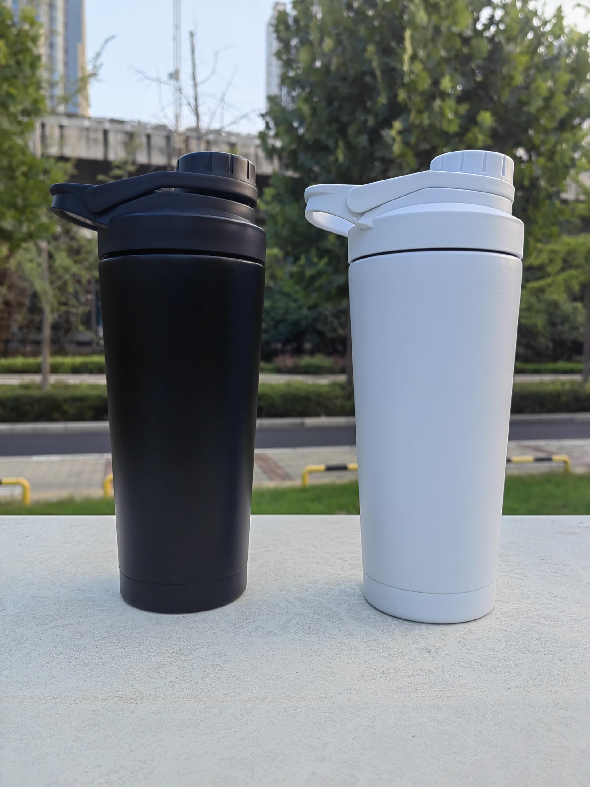 The Metal Shaker portable design is easy to carry on the go.