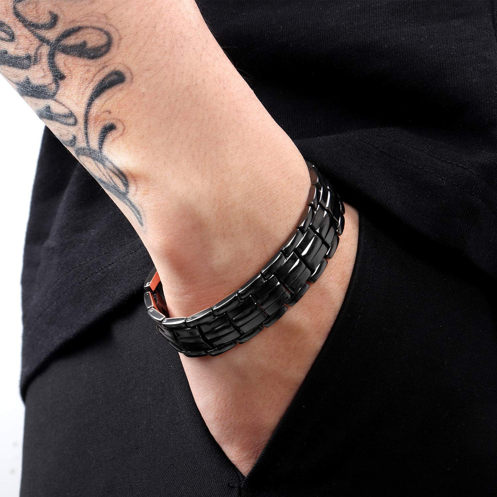 The North Ring adjustable link system for secure 9-inch fit