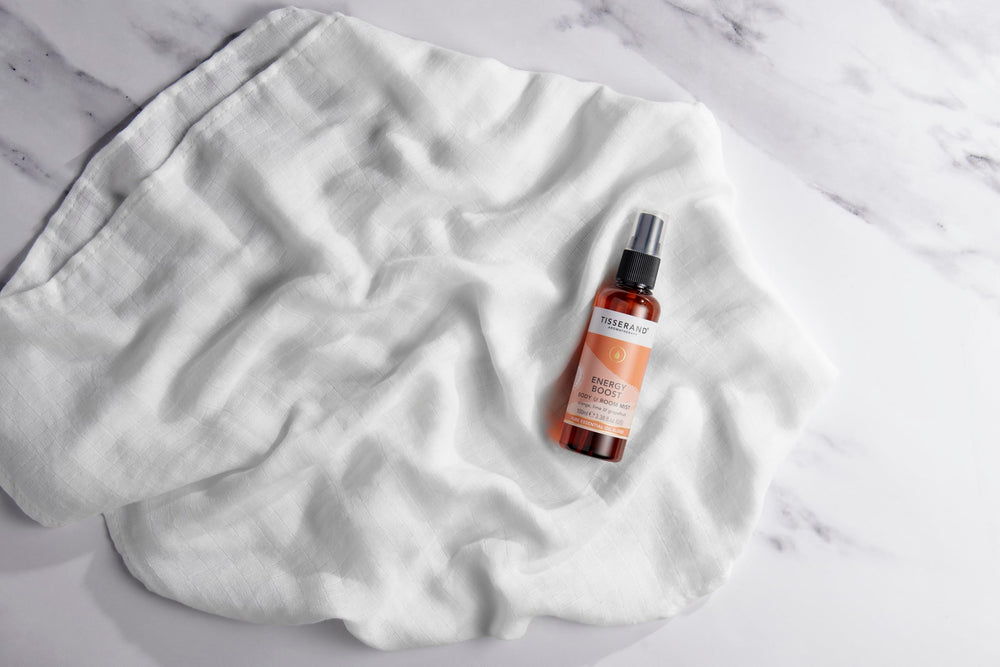 Tisserand Moodfix Mist spray action releasing citrus energy
