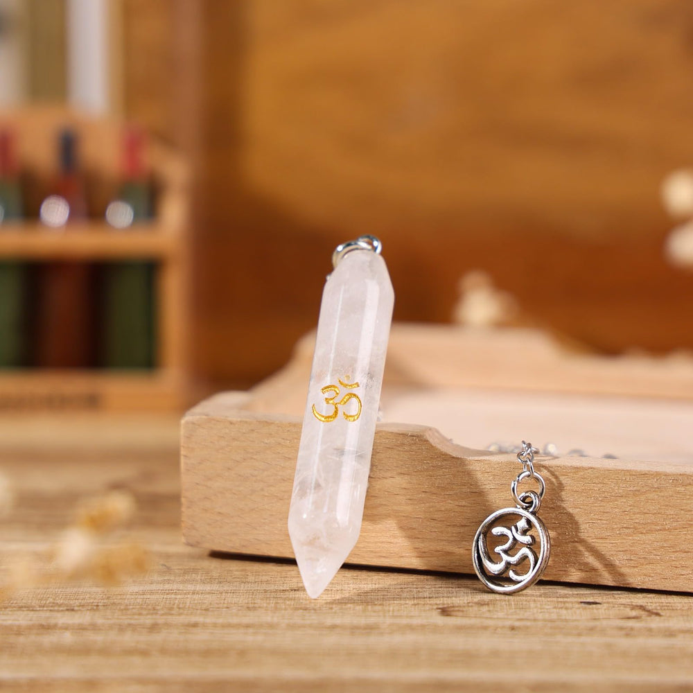 TUMBEELLUWA clear quartz pendulum showing precise handling for practice