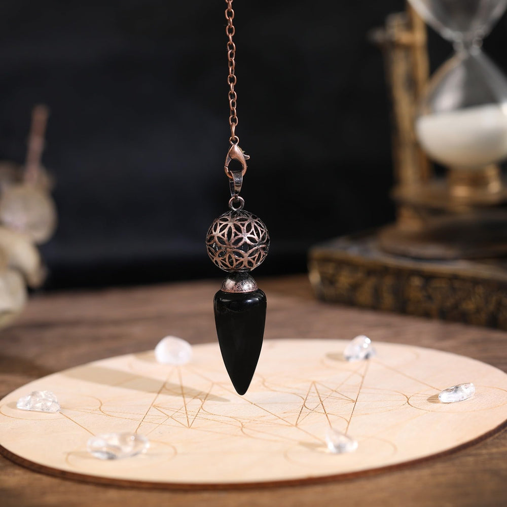 TUMBEELLUWA crystal point pendant with detachable chain for versatile daily wear.