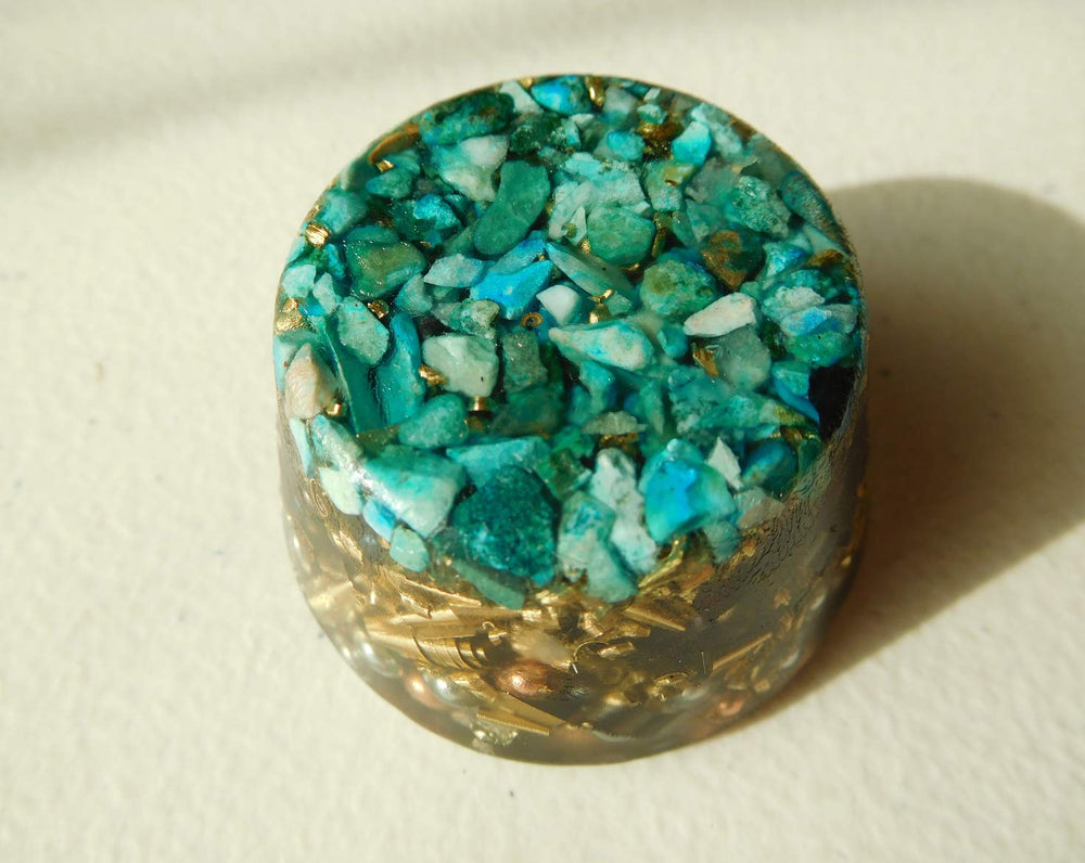 Turquoise Single Crystal Tower Buster Orgone Generator blends natural beauty with modern design.