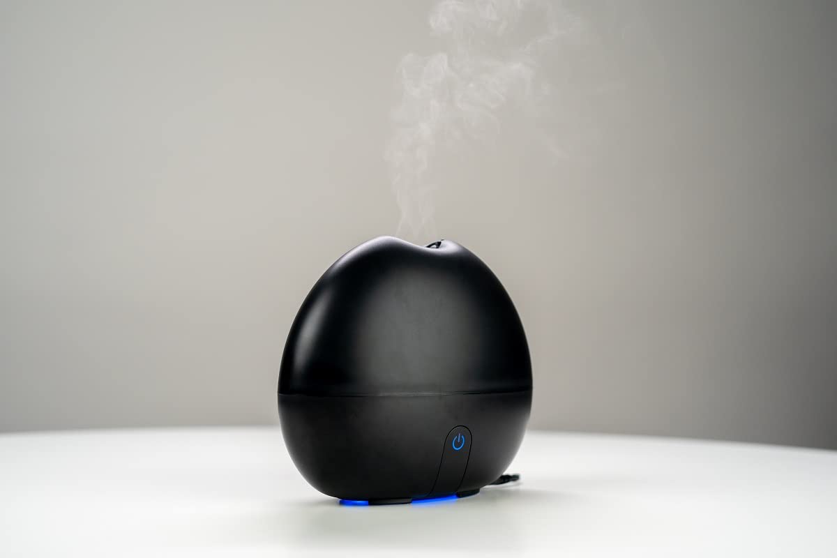 Ultransmit ipple aromatherapy diffuser releasing scent with gentle mist.