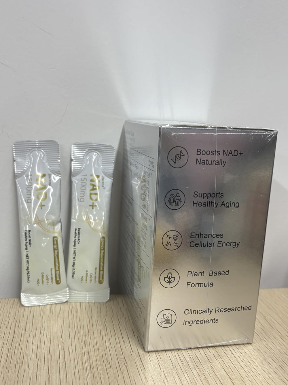 UNcena NAD+ liquid label closeup highlights clean-label quality.