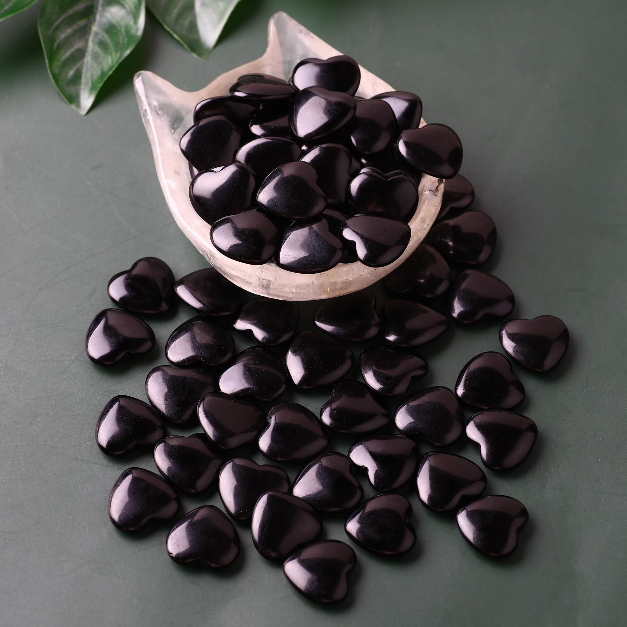 UU UNIHOM portable palm stone highlights a smooth, cool touch during travel.
