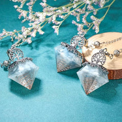VadiForest Life Tree pendant enhances focus during divination.