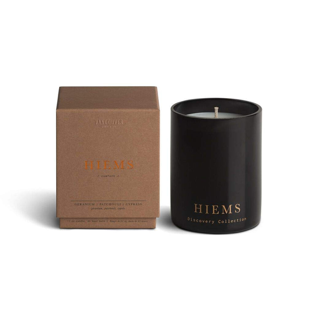 Vancouver Candle Co. Hiems Discovery label close-up highlights natural oils for a pure aroma.