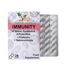 Ved Immunity Complex bottle label close-up with eight-strain formulation for broad probiotic coverage.