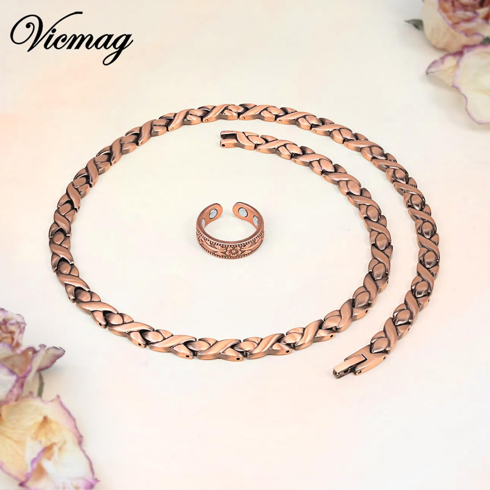 Vicmag copper magnetic necklace urban style pairing with everyday outfits.