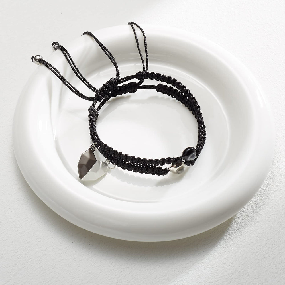 VIMIEW two-pack adjustable bracelets with slipknot for a custom fit.