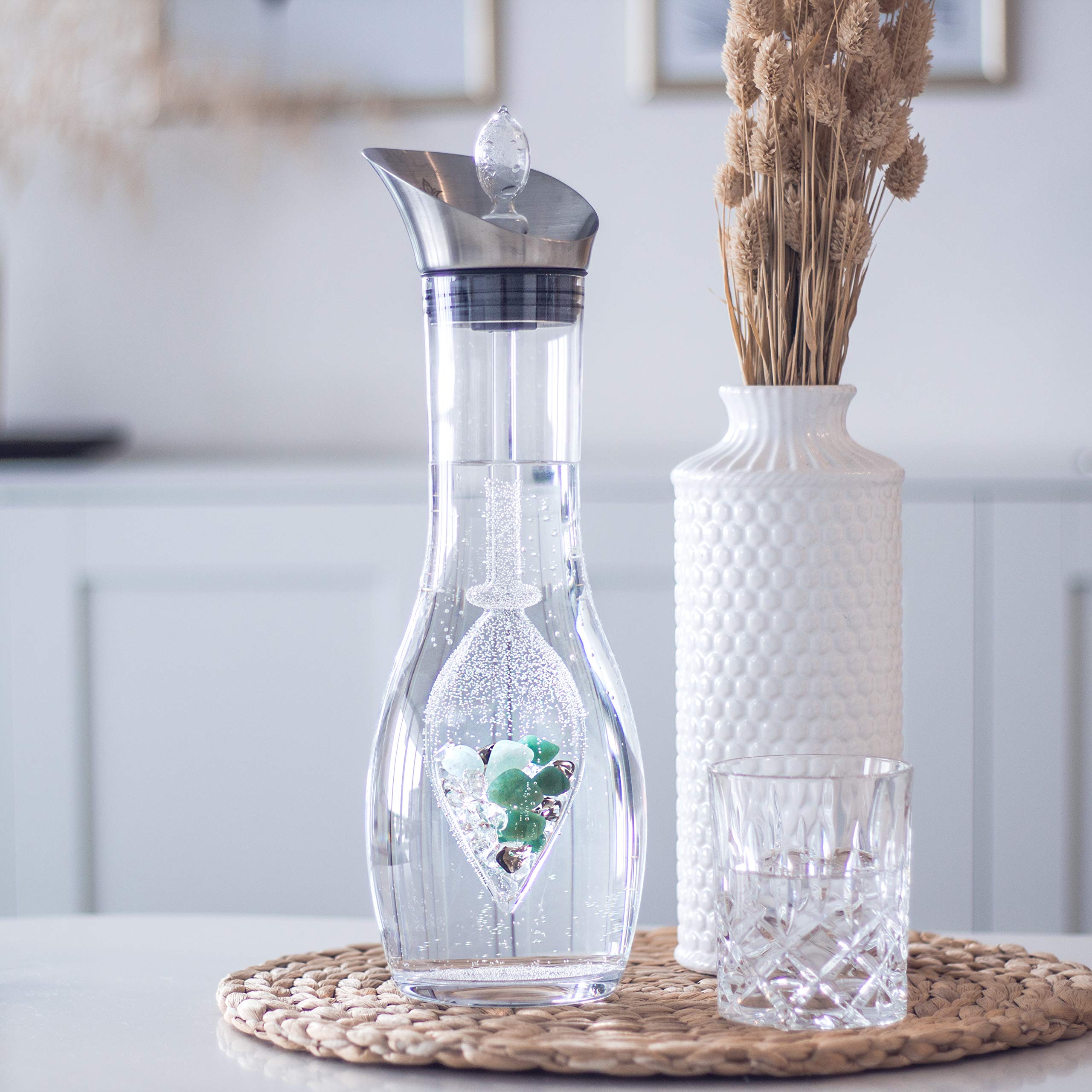VitaJuwel Bohemian glass vial detail elevating water presentation.