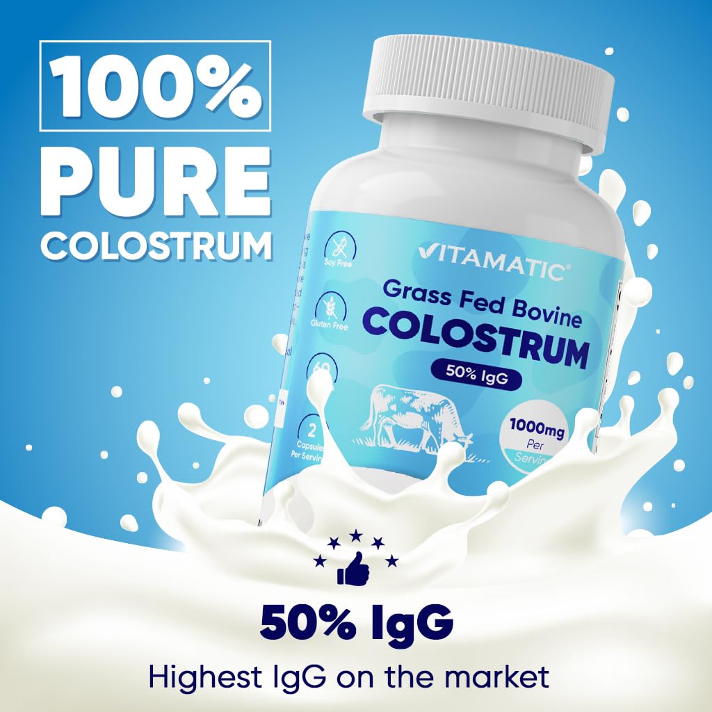 Scoop of Vitamatic colostrum powder beside a smoothie
