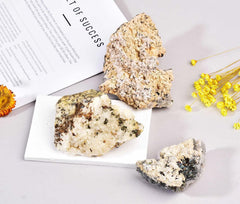 Vizytou chalcopyrite microtexture highlights natural luster for decor