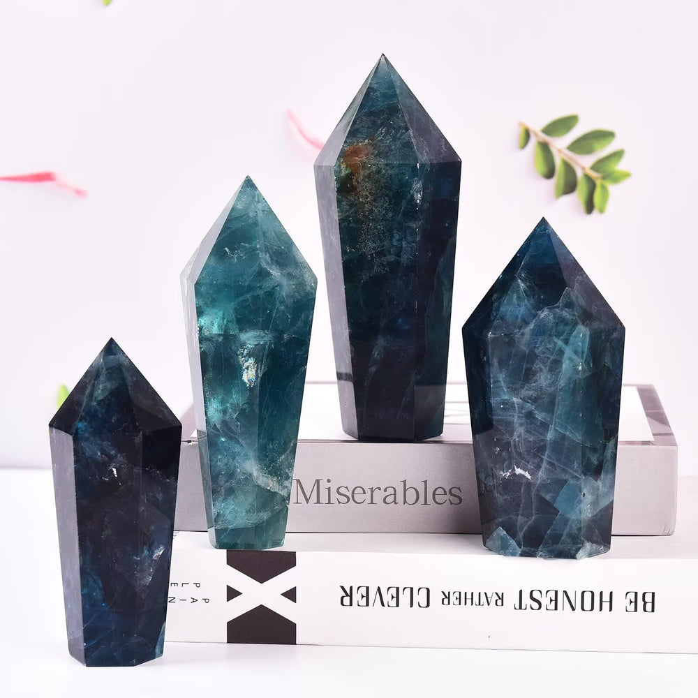 VIZYTOU close-up of natural fluorite texture and natural features.