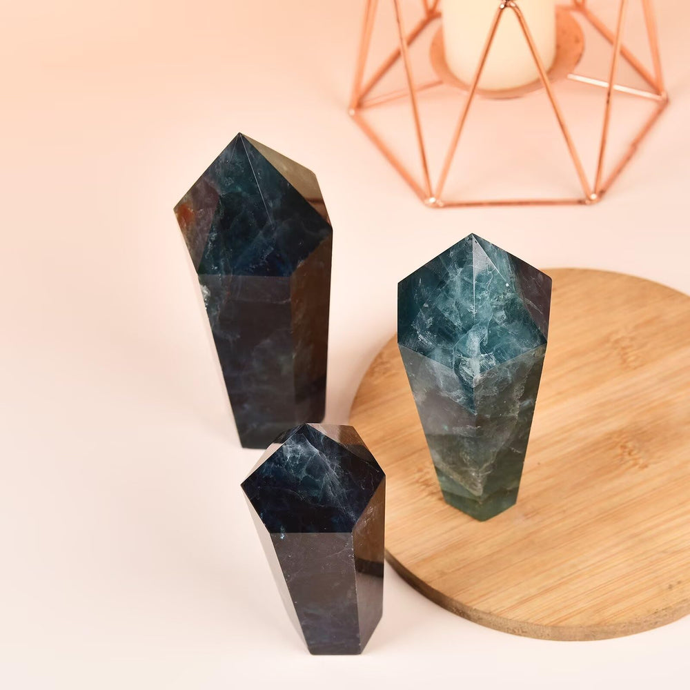 VIZYTOU six-facet wand ready for meditation and energy work.