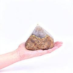 VIZYTOU Rough Agate Wand with layered bands for grounding during meditation