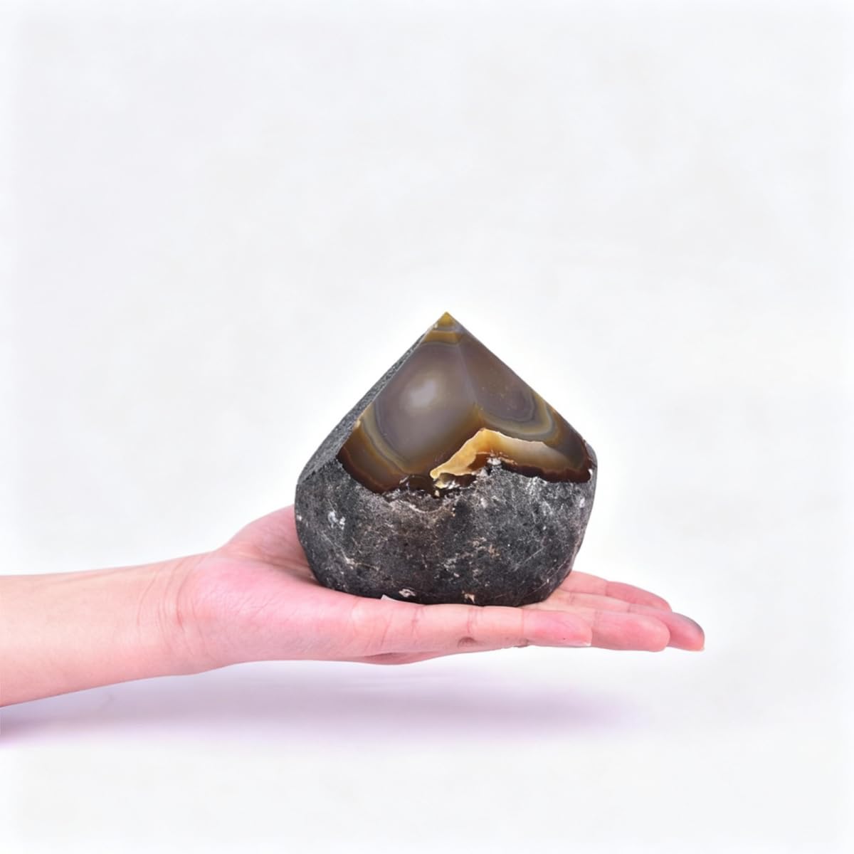 VIZYTOU agate wand natural texture highlights Earth's history for mindful rituals