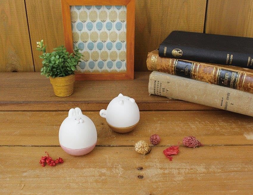 Well Origin porcelain diffuser showcasing ceramic texture and calm ambiance.