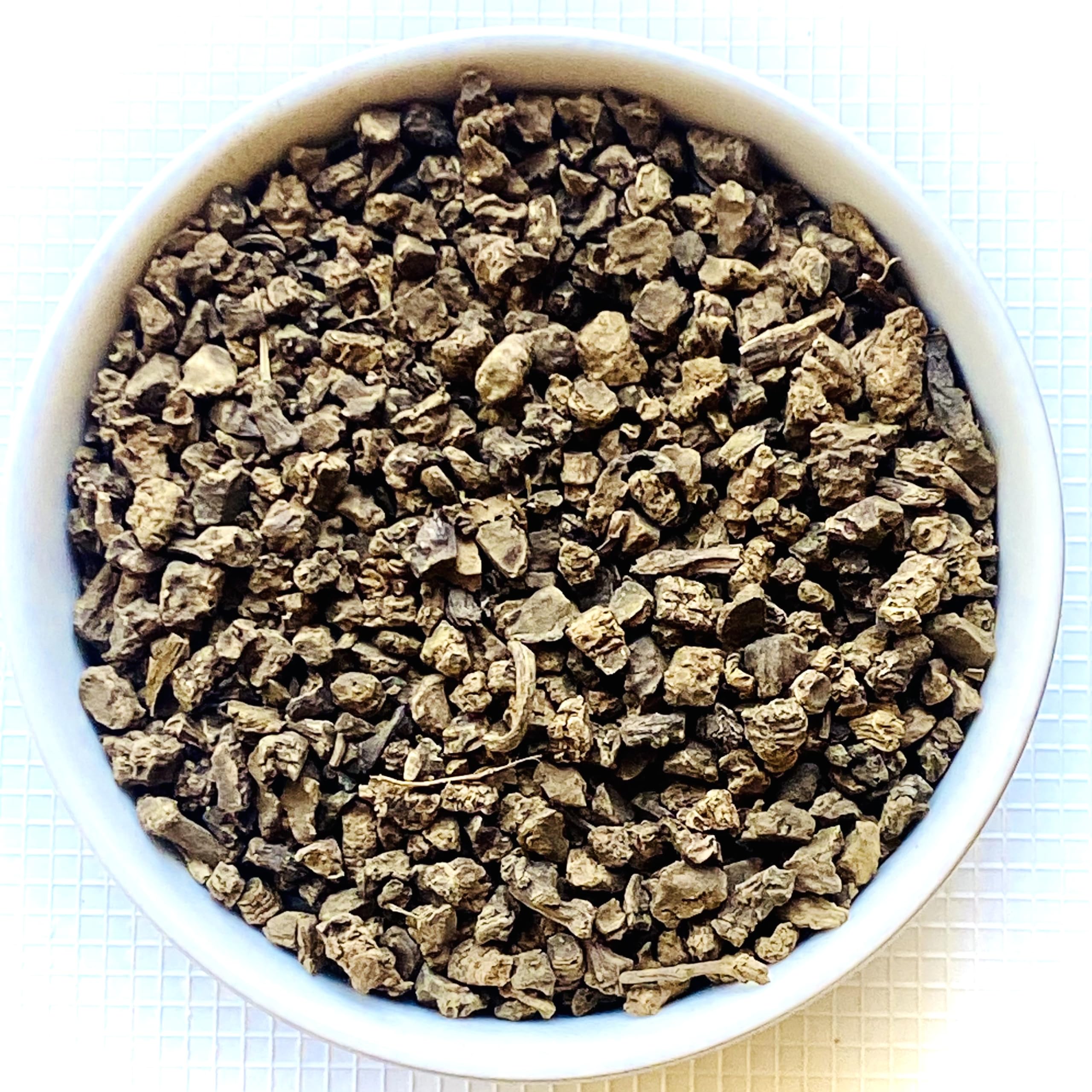 White Label Premium Valerian Root in a resealable pouch for lasting freshness.