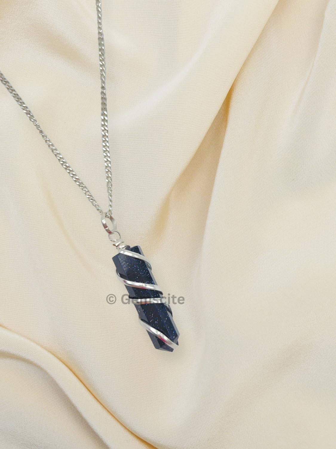 Wholesale Gem Shop copper-plated necklace designed with lead- and nickel-free materials.