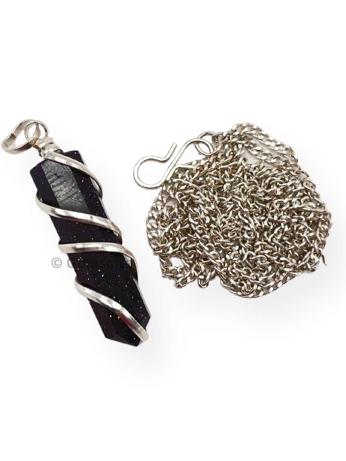 Wholesale Gem Shop wire-wrapped pendant with artisan craftsmanship on display.