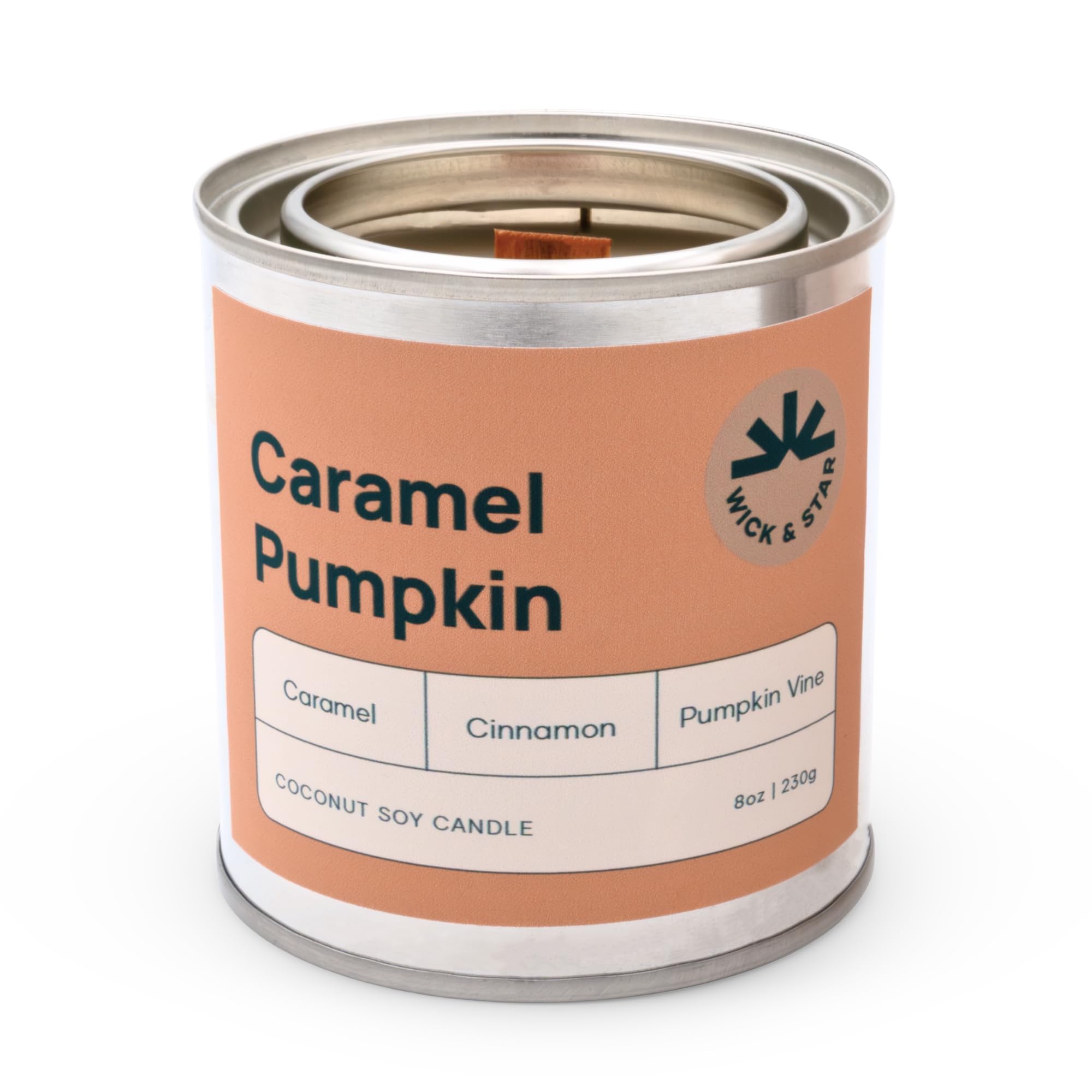 Wick & Star caramel pumpkin candle close-up shows cozy autumn ambiance and rich aroma.