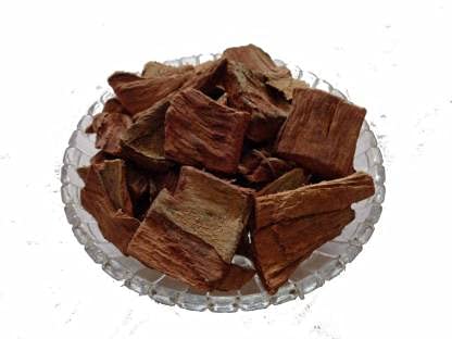 Close-up of Will and Weaves Arjun Chaal dried jadibooti for traditional herbal blends.