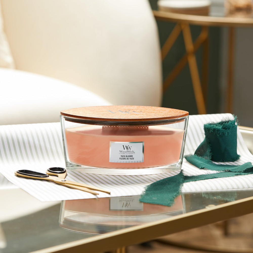 WoodWick Elipsa Vanilla Bean packaging image suggesting luxe gifting appeal.