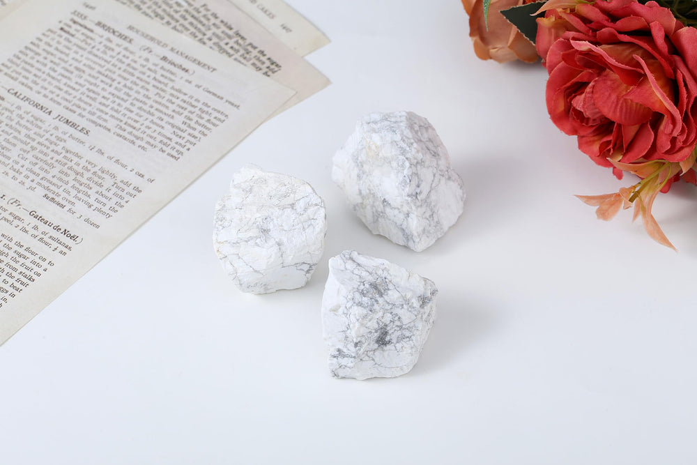 XIANNVXI Howlite natural formation with unique patterns and colors.