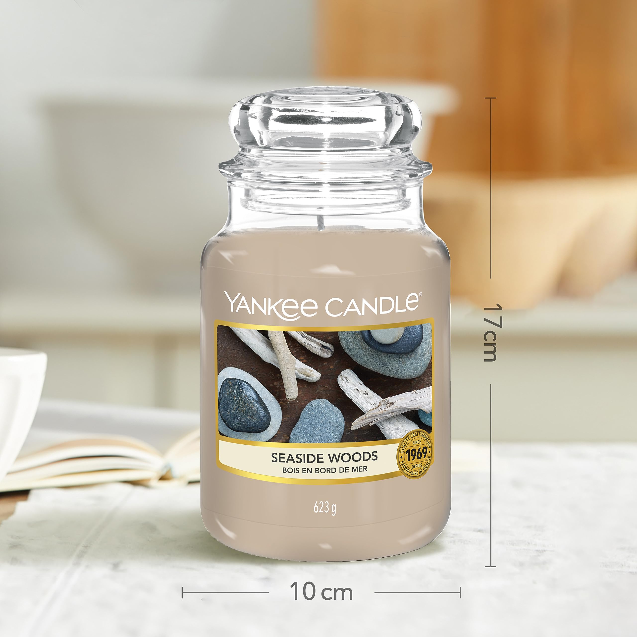 Yankee Candle Seaside Woods wax pool close-up highlighting high-quality paraffin wax