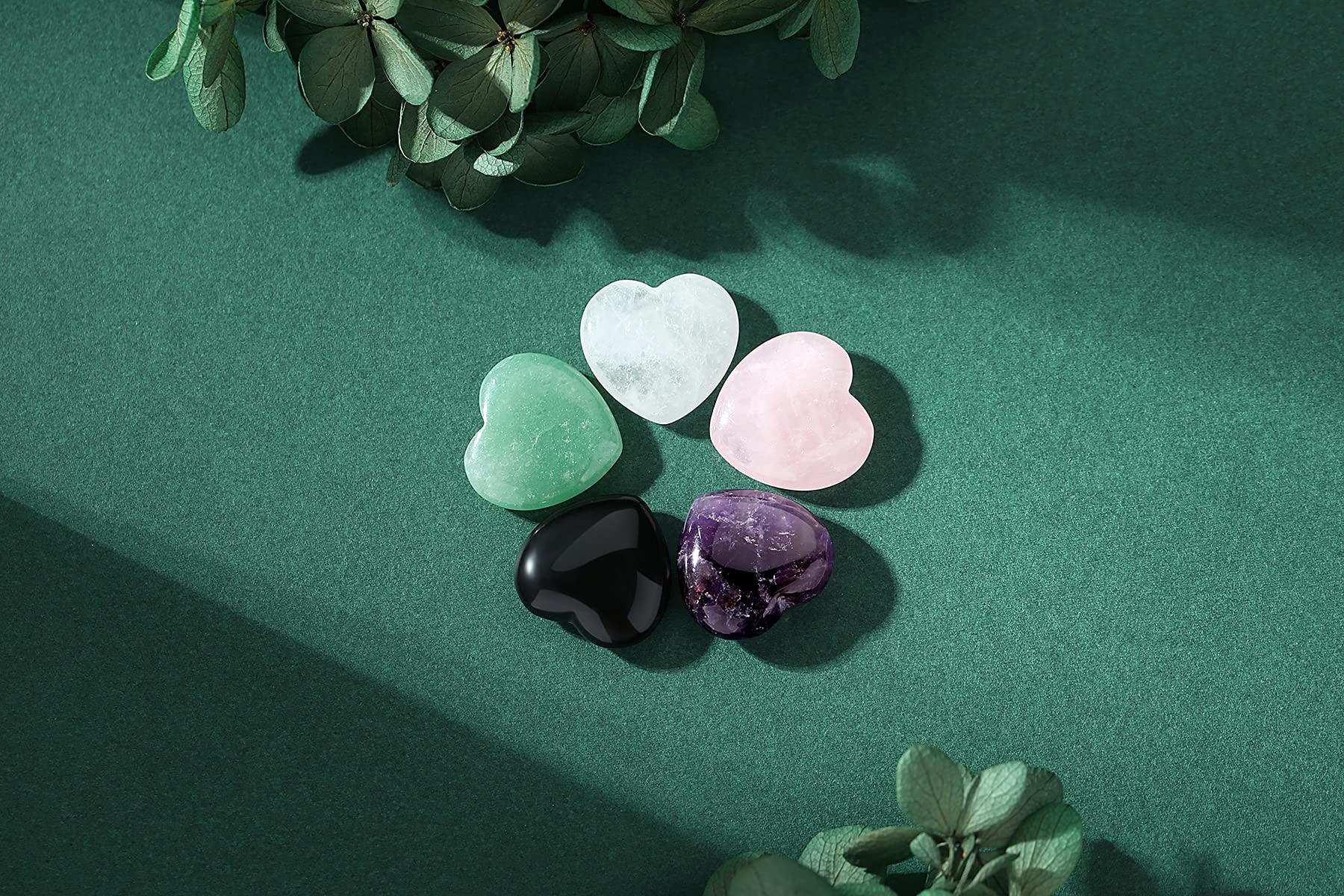 YATOJUZI amethyst heart crystal for balance and focus during meditation.
