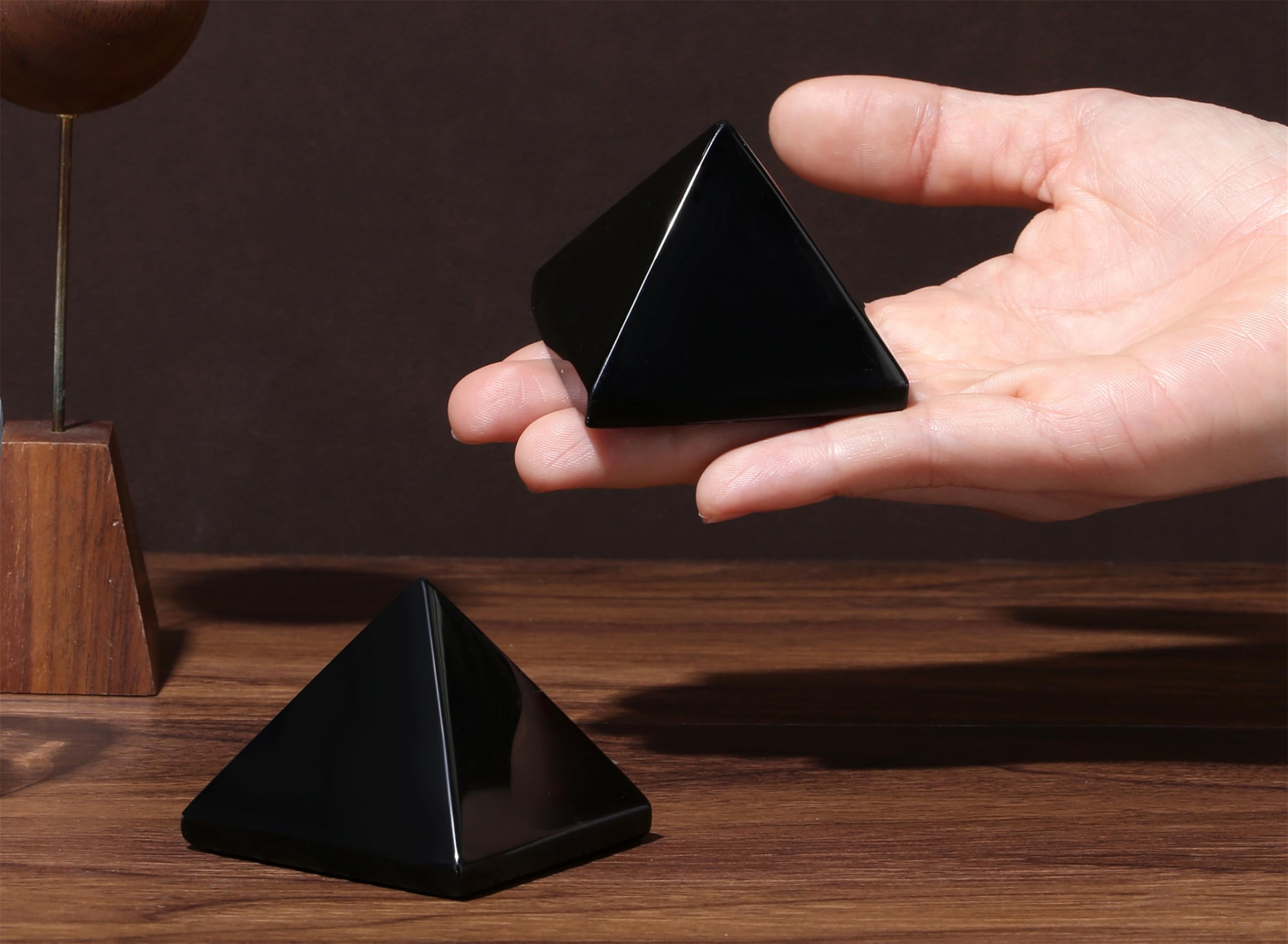 YATOJUZI black obsidian decor stone for desk spaces or bedside ambience.