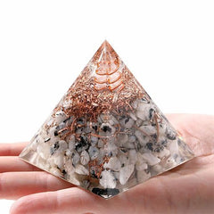 YATOJUZI Moonstone chakra tower supports balanced energy and inner calm.