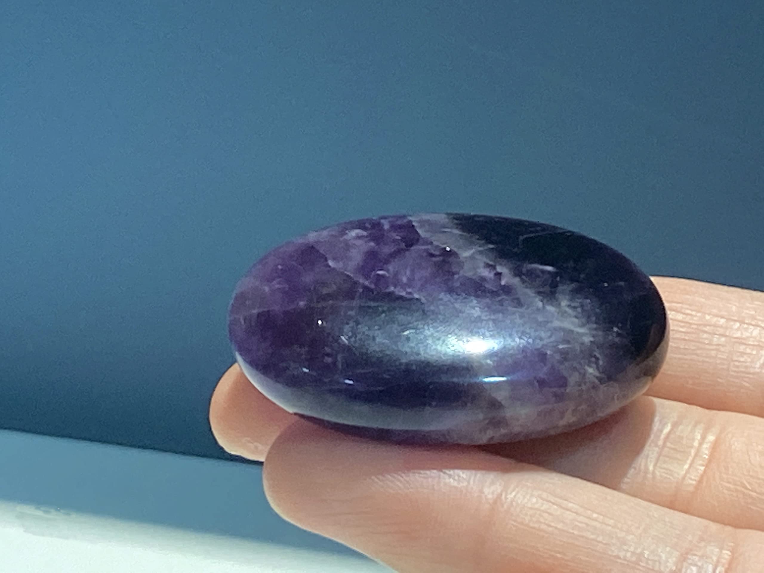 YATOJUZI worry stone for anxiety relief through tactile rubbing