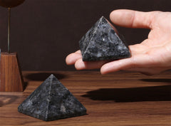 YATOJUZI Labradorite crystal desk decor promoting a tranquil workspace