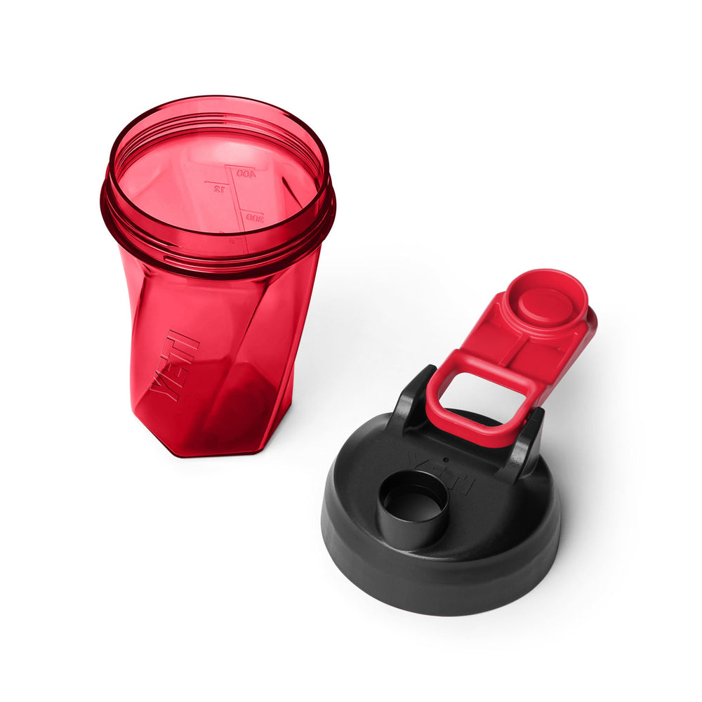 Close-up of leakproof cap on YETI Yonder Helimix for spill-free workouts