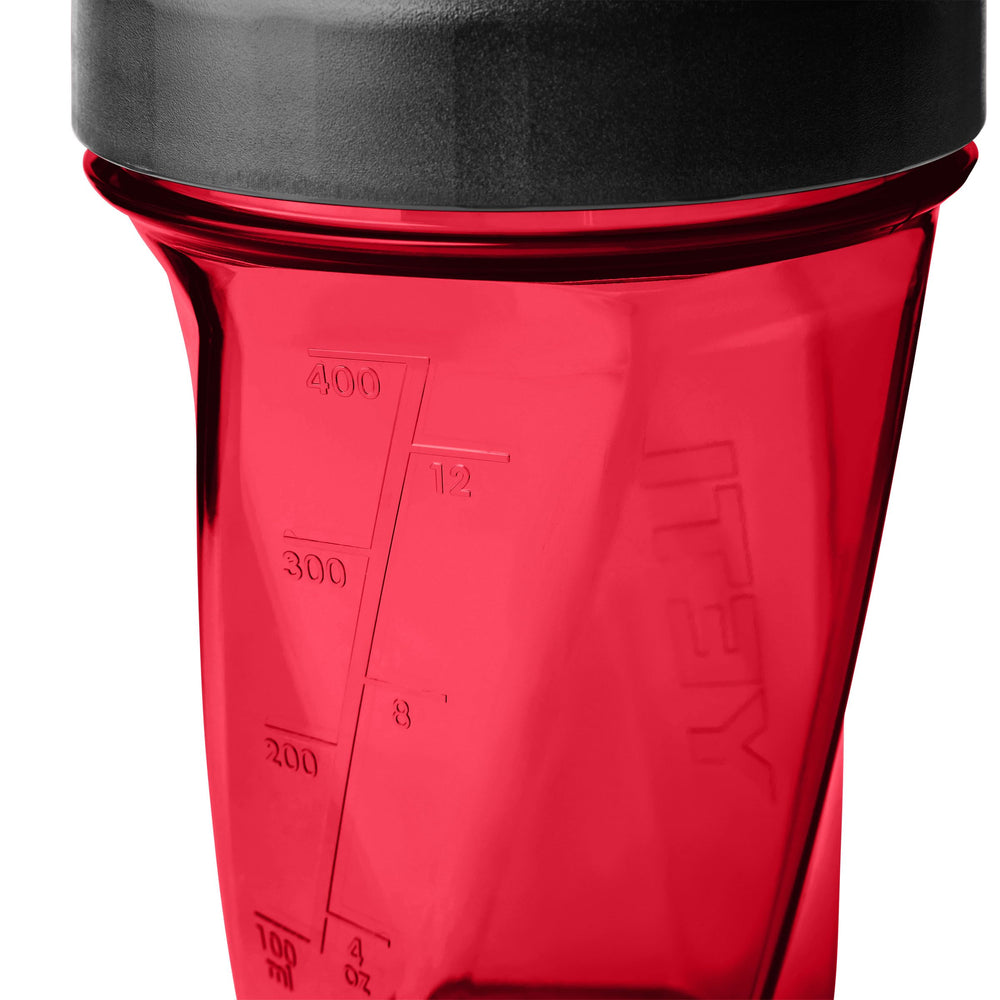 Sturdy carry loop on YETI Yonder Helimix for easy transport