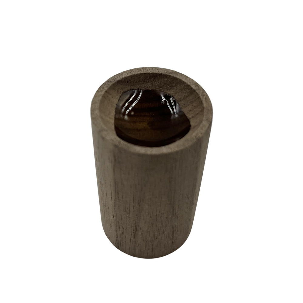 Yuqim packaging shows six-piece walnut wood diffusers ready to gift