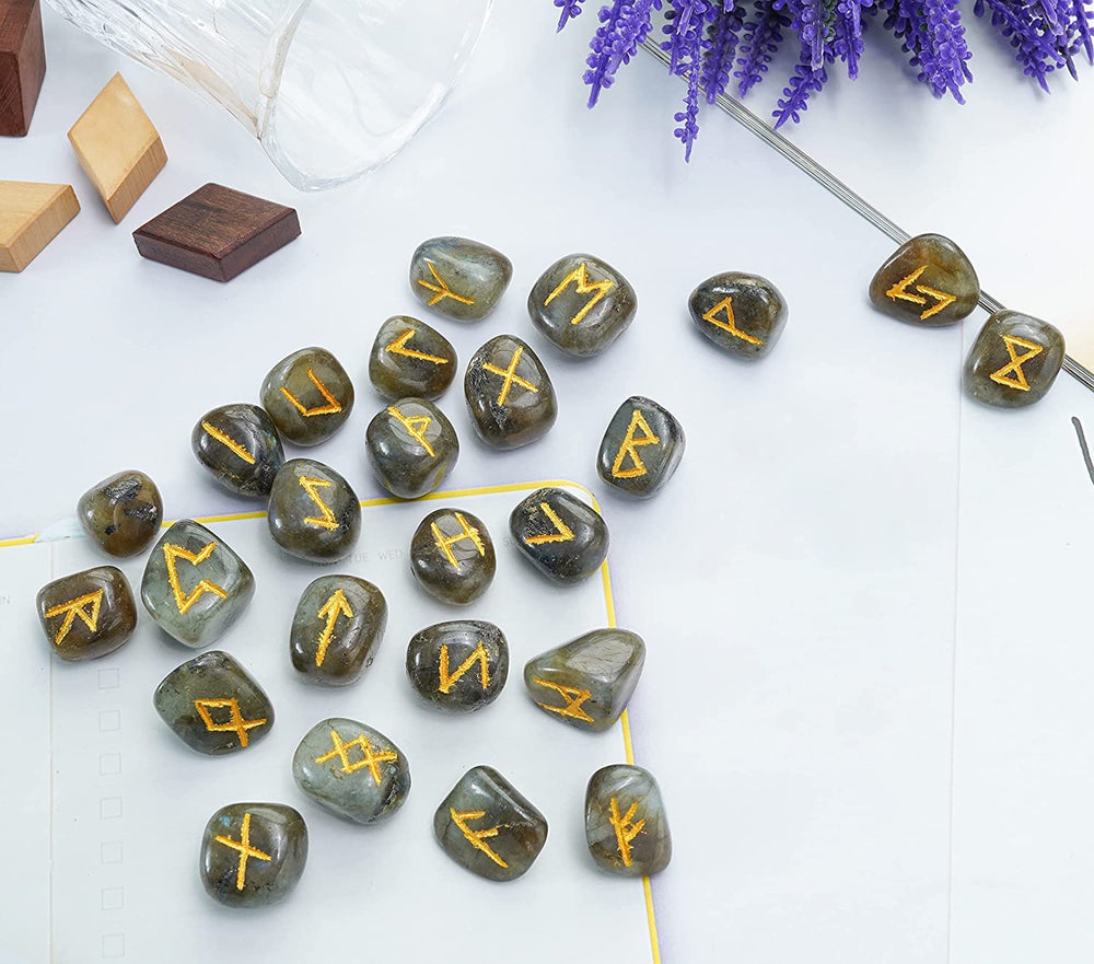 ZAICUS Healing crystal set supports chakra balance.