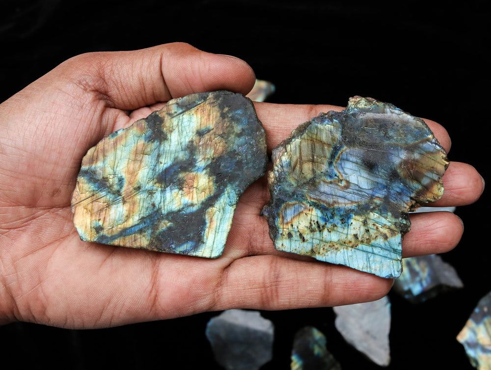 ZAICUS Labradorite slice displays labradorescence for home decor.
