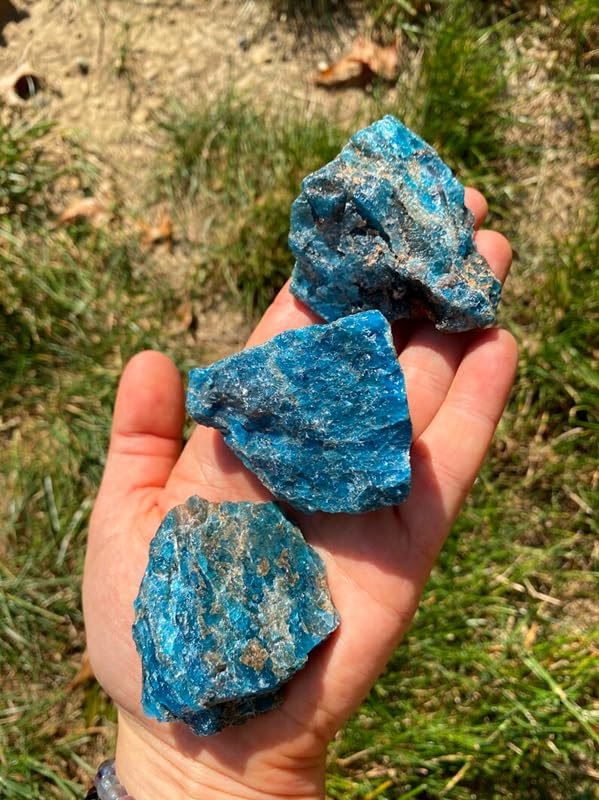 Apatite stones from Zenkeeper suited for tumbling and polishing batches.