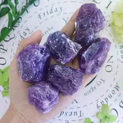 ZHIYUXI amethyst rough stone ideal for home decor and energy balance.