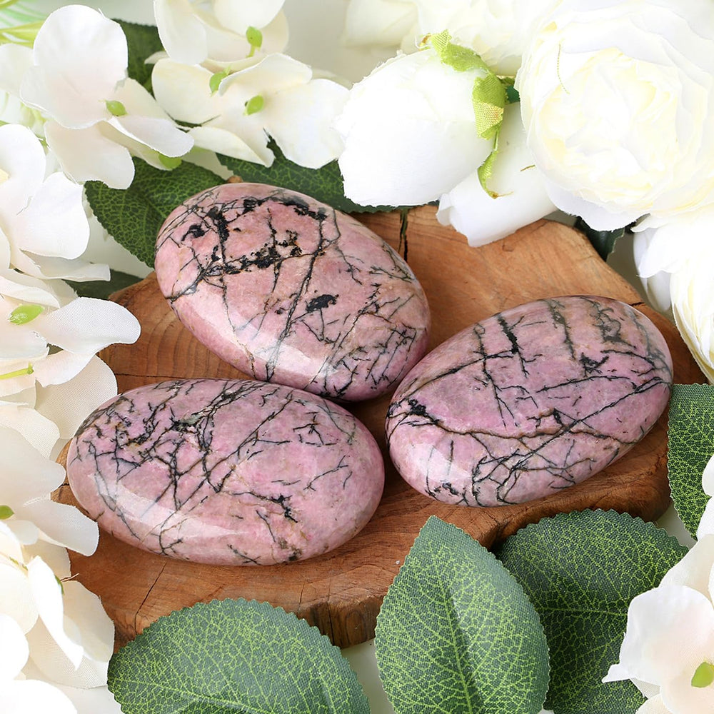 ZHIYUXI rhodonite meditation stone supports focus and emotional clarity in daily practice