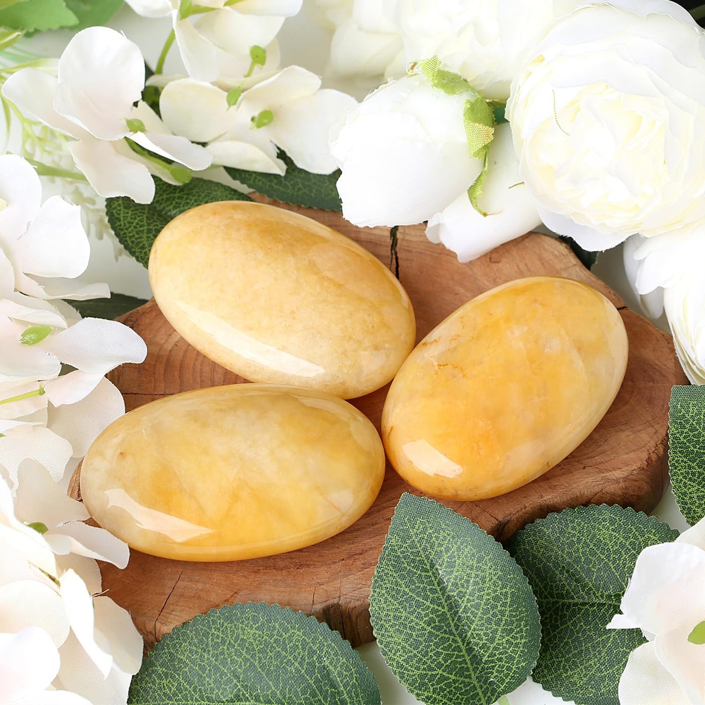 ZHIYUXI yellow jade palm stone ideal for meditation practice
