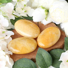 ZHIYUXI yellow jade palm stone ideal for meditation practice