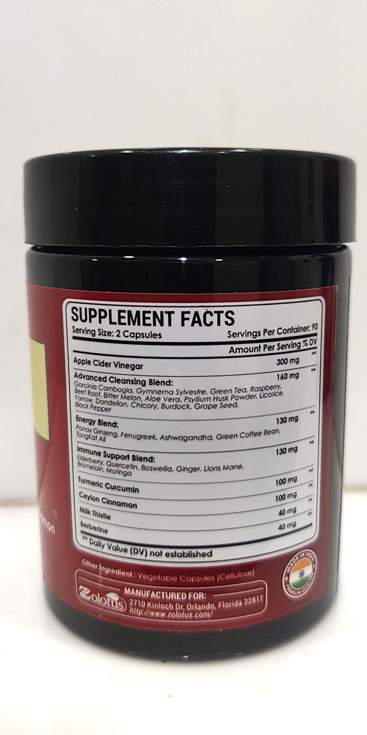 Closeup of Zolotus 32in1 label highlighting key ingredients cinnamon and turmeric