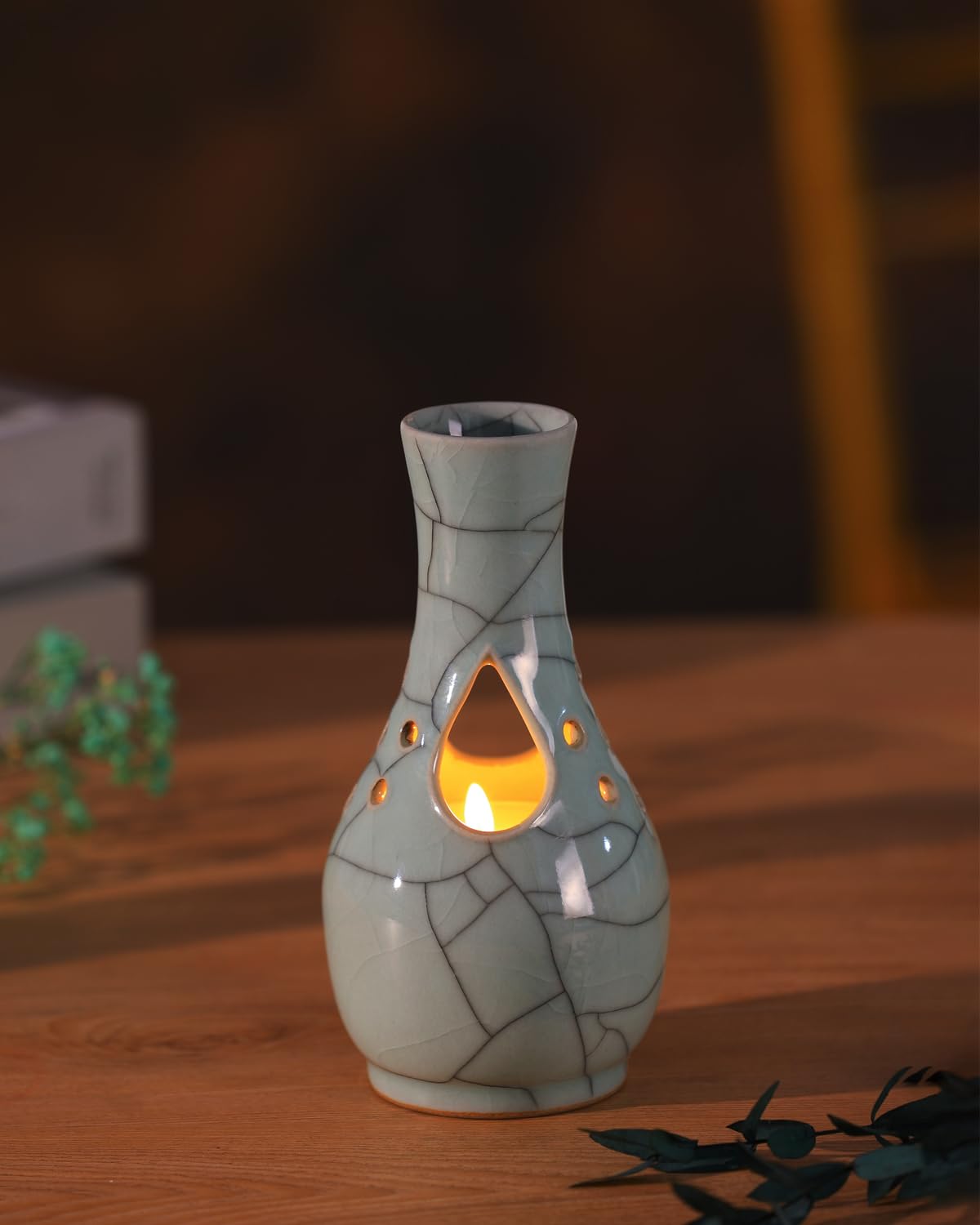 ZOVIE Grapefruit Candle-Vase porcelain container adds elegant decor.